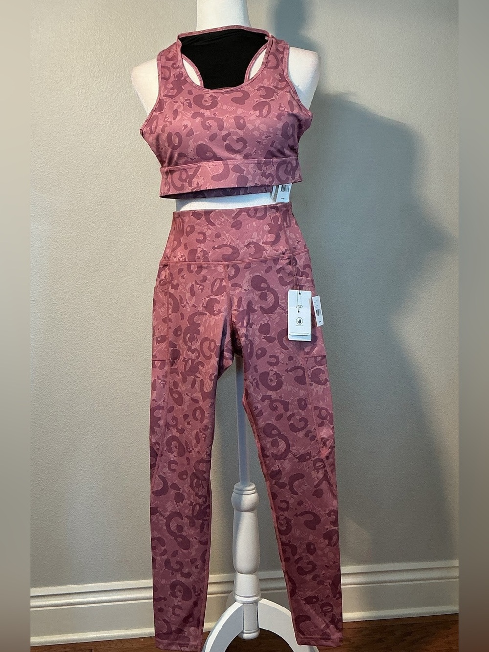 Body Glove M Pink Leopard Sports Bra High Rise Pocket Leggings Set NWT - Picture 3 of 13